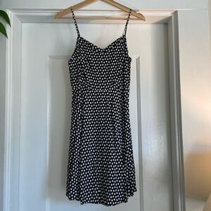Old Navy 🐚 black and white sun dress